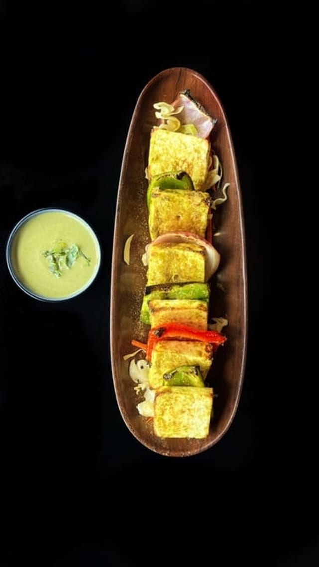 Hara Masale Ka Bhuna Tandoori.